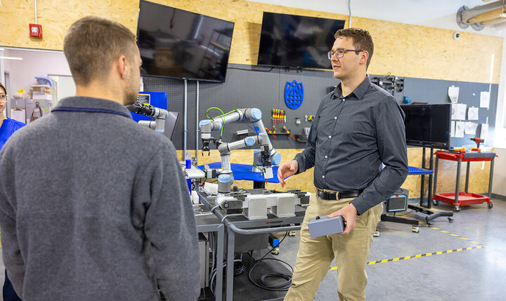 Riley Reynolds, a Husker alumnus and surgical robotics engineer, discusses his Nebraska Innovation Studio Robotics Fellowship Program project.